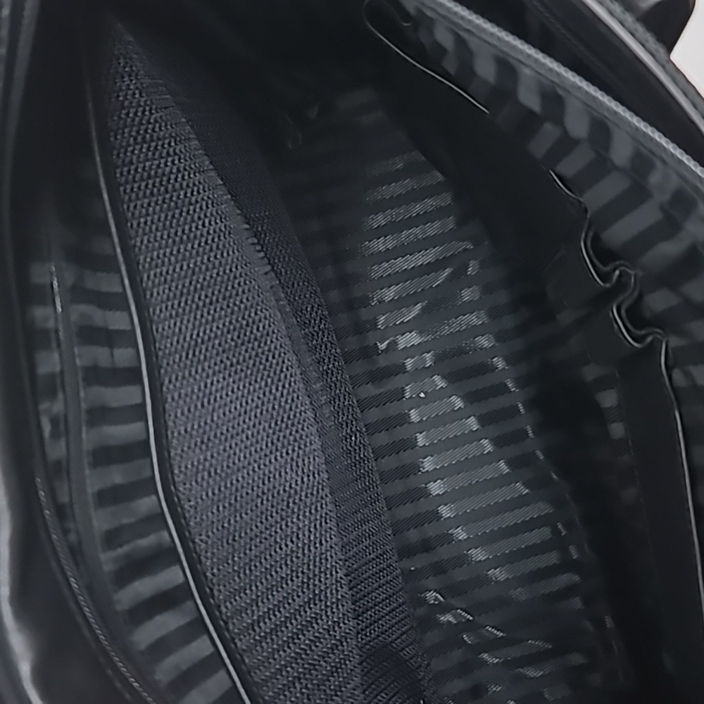 Tumi nylon 12x12 shoulder bag - Picture 9 of 15